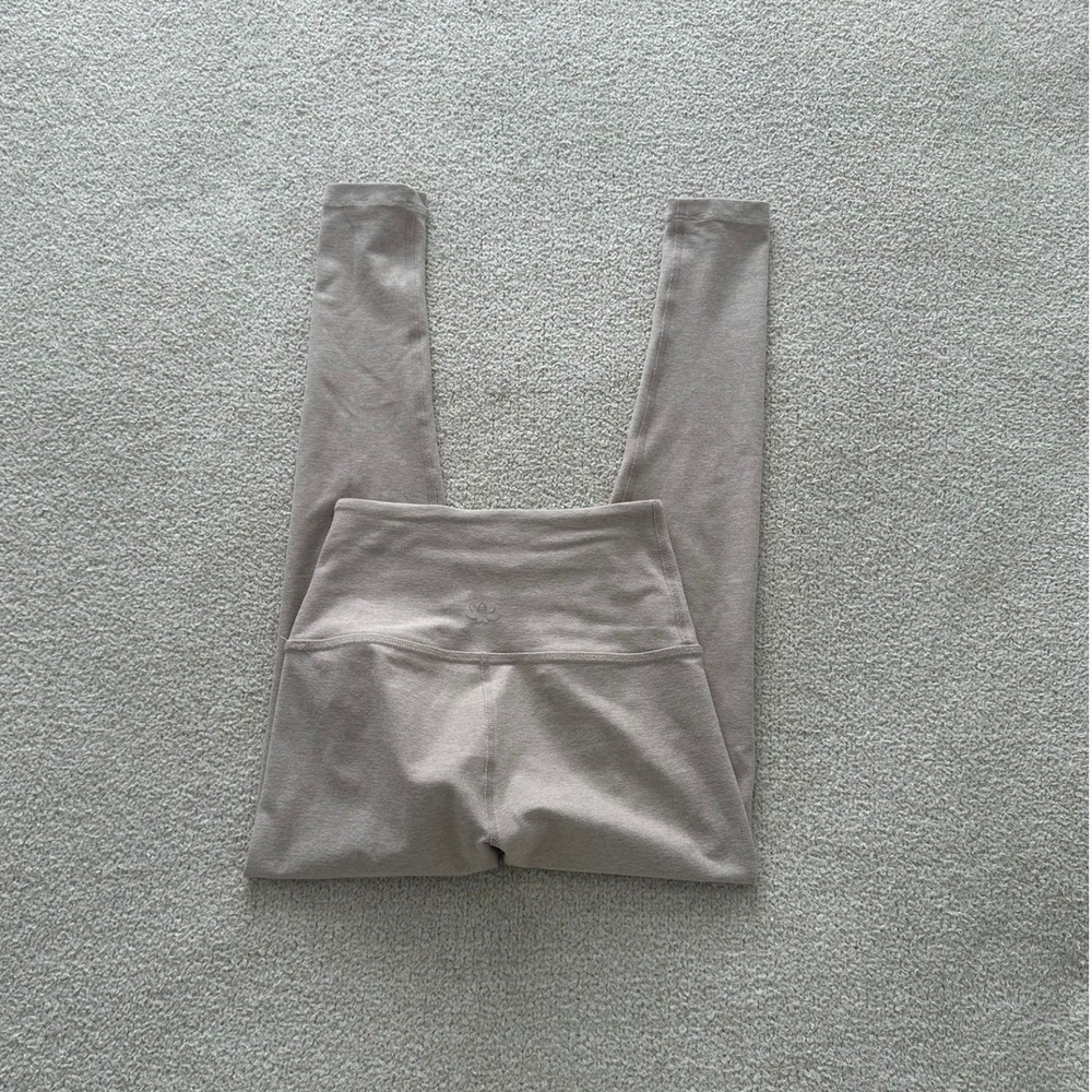 Beyond Yoga Women's Spacedye Legging size XS in Light Beige